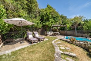 Photo 15- click for photo gallery